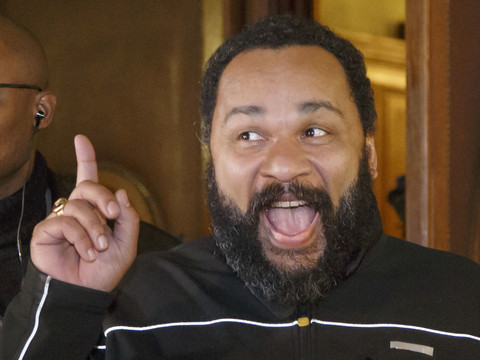 Dieudonné condamné à 2 ans ferme pour fraude fiscale et blanchiment