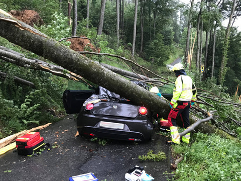 De violents orages se sont abattus sur la Suisse, plusieurs blessés