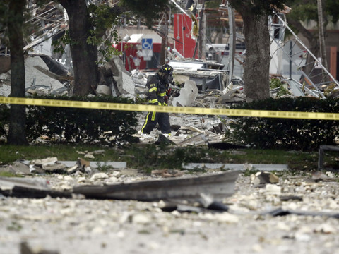 Explosion dans une zone commerciale en Floride: 21 blessés