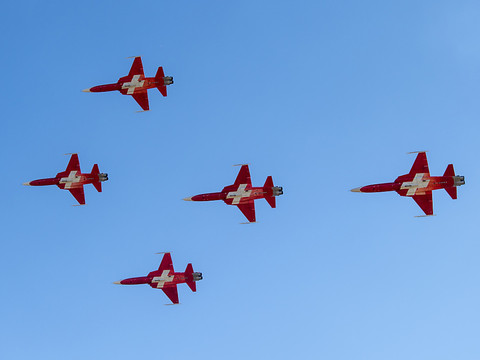 La Patrouille Suisse survole la mauvaise commune