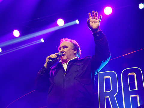 Depardieu vend son restaurant parisien, les fourneaux aux enchères