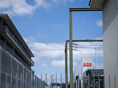 ABB vend à pertes des activités dans le solaire à l'italien Fimer