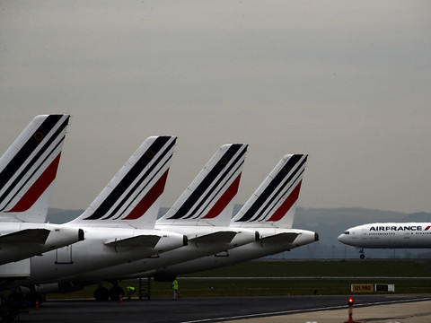 La France impose une écotaxe sur les billets d'avion