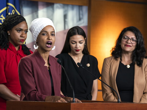 Trump se défend de tout racisme, silence des leaders républicains