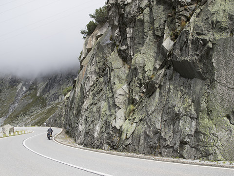 Un motard arrêté au col du Grimsel à 156 km/h au lieu de 80 km/h