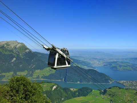 Des touristes ont dû être évacués du Stanserhorn par hélicoptère