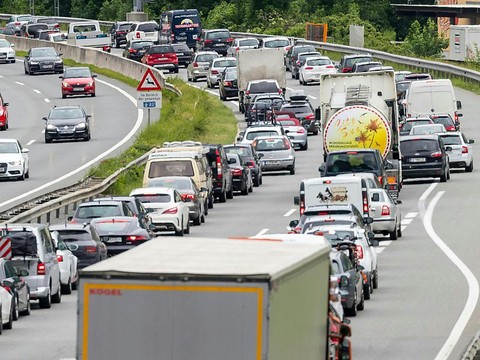 Bouchons: jusqu'à 700 km cumulés en France