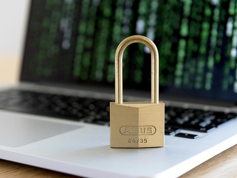 Journalistes visés par des cyberattaques via une messagerie suisse