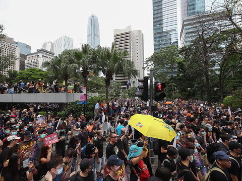 Manifestation à Hong Kong: heurts près du bureau de liaison chinois