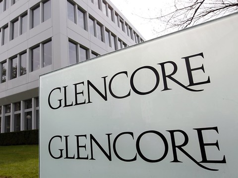 Glencore cale dans l'extraction cuprifère et souffre du cobalt