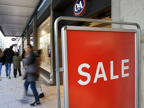 Baisse des prix à la consommation en juillet sur un mois en Suisse