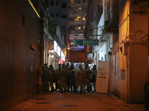 Nouveaux tirs de lacrymogène sur les manifestants à Hong Kong