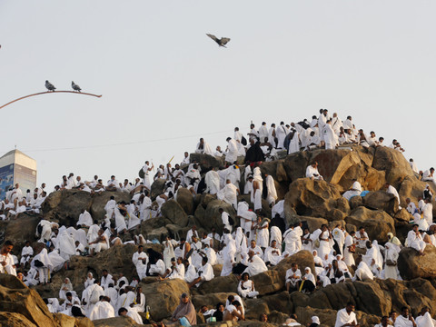 La Mecque: élan de ferveur sur le mont Arafat, temps fort du hajj