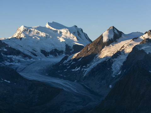 Un alpiniste italien et un guide se tuent au Grand-Combin (VS)