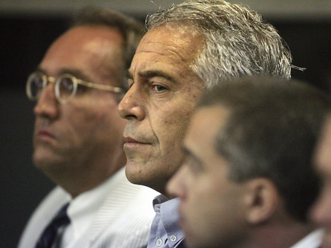 Le financier américain Jeffrey Epstein s'est suicidé en prison