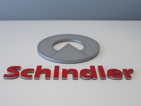 Schindler a souffert des hausses des coûts au premier semestre