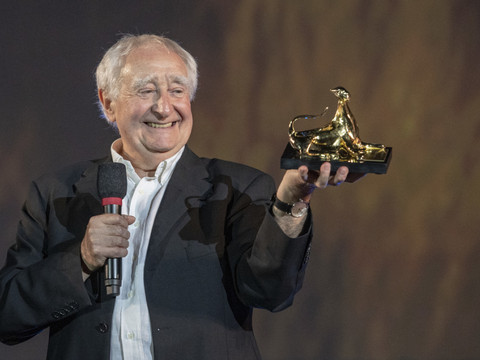 Le vieux maître du cinéma suisse reçoit un Léopard pour sa carrière
