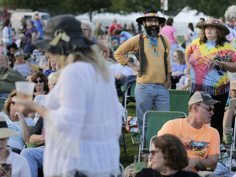Cinquante ans après, les hippies reviennent à Woodstock