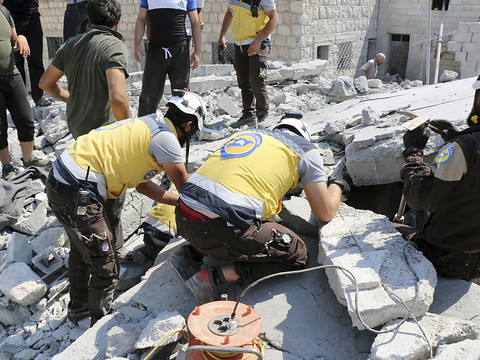 Onze civils dont six enfants tués dans des bombardements russes et syriens