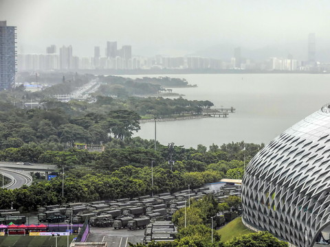 Shenzhen, la ville frontière à des années-lumière de Hong Kong