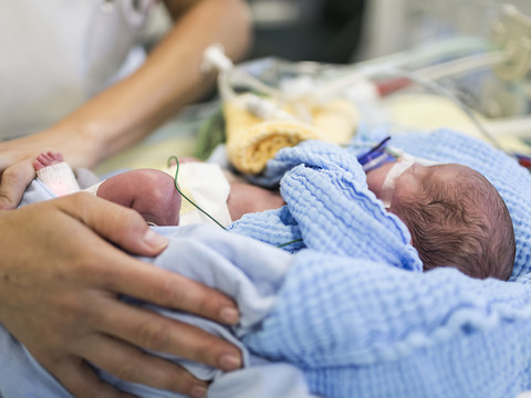 Emma et Liam sont les prénoms les plus donnés aux bébés suisses