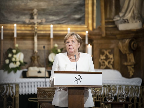 Fin du Rideau de fer: Merkel plaide pour une Europe à visage humain