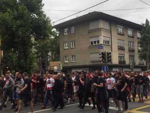 Echauffourées et tirs de semonce avant le match YB - Belgrade
