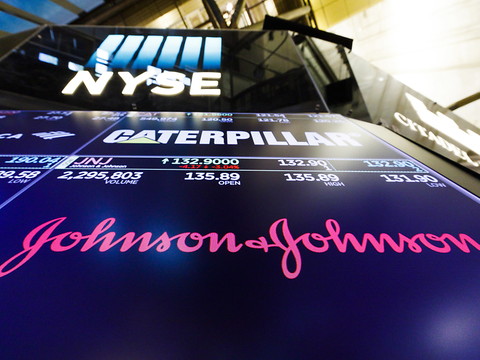 Crise des opiacés: Johnson & Johnson condamné à payer 572 millions