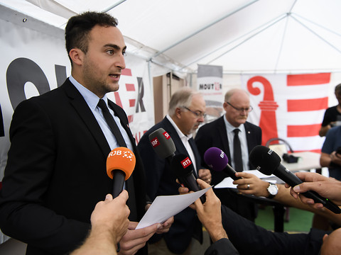 Les responsables autonomistes dénoncent une décision politique