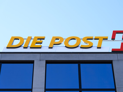 La Poste affiche un bénéfice en baisse un premier semestre