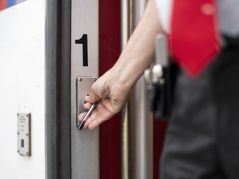 CFF: défauts de sécurité identifiés sur 69 portes de train