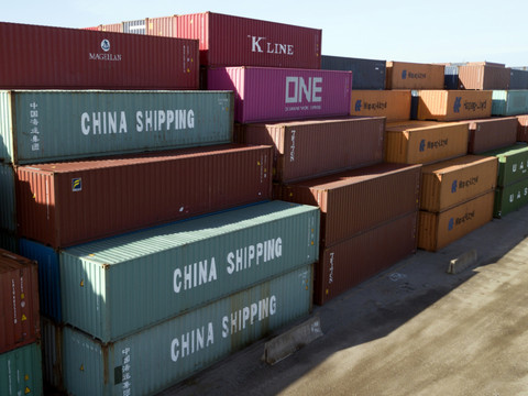 Biens chinois: Trump confirme l'imposition de nouvelles taxes