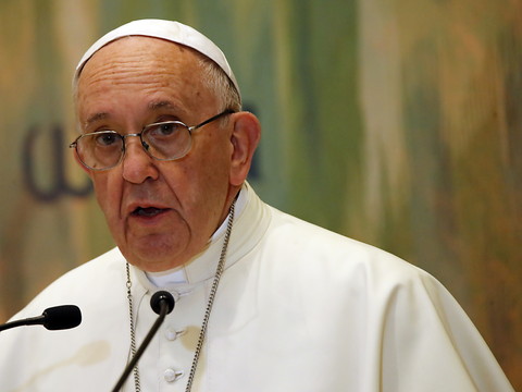 Vatican: le pape bloqué dans un ascenseur, secouru par les pompiers