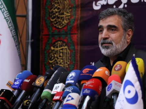 Nucléaire iranien: Téhéran a mis en route des centrifugeuses avancées