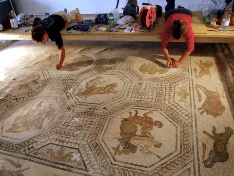 Mieux mettre en valeur les mosaïques romaines d'Orbe (VD)