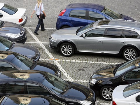 Genève: pour la suppression de places de parking en surface