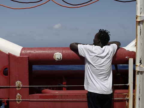 Migrants: l'Italie autorise l'Ocean Viking à débarquer à Lampedusa
