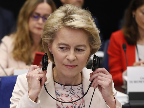 Migrations: von der Leyen campe sur ses positions