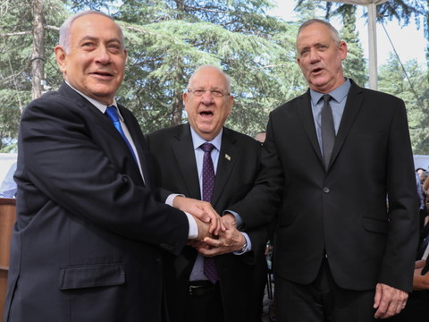Netanyahu appelle Gantz à la formation d'un gouvernement d'union en Israël