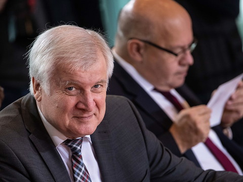 Le ministre allemand de l'Intérieur veut renforcer les frontières