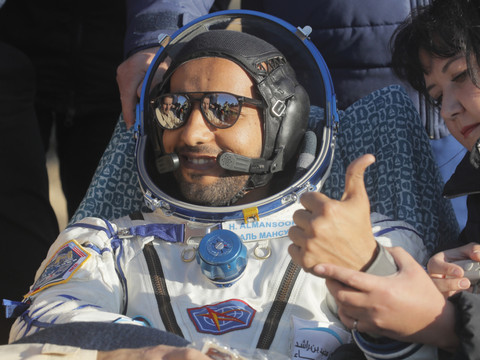 Retour sur Terre réussi du premier Emirati dans l'espace