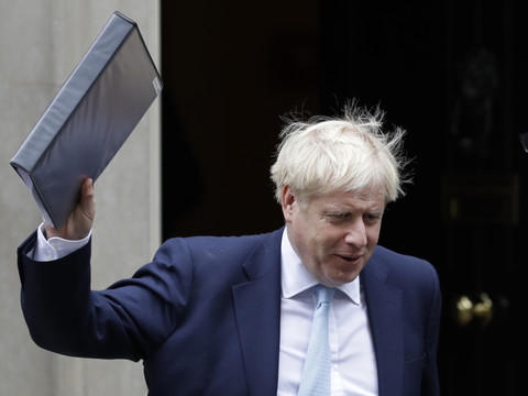 Le premier ministre britannique Johnson exclut un report du Brexit