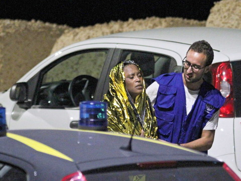 Naufrage à Lampedusa: au moins 13 femmes mortes et des disparus