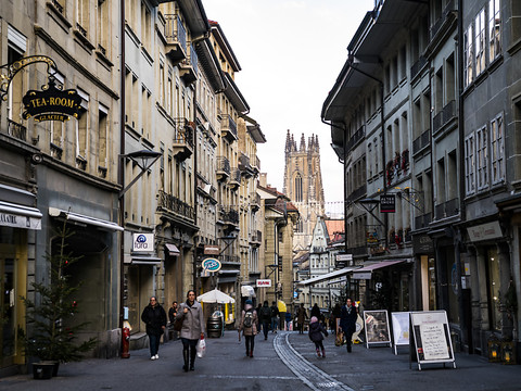 Fribourg: pas d'ouverture des commerces les jours fériés
