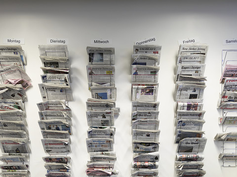 La présence des partis dans les médias jugée proportionnelle