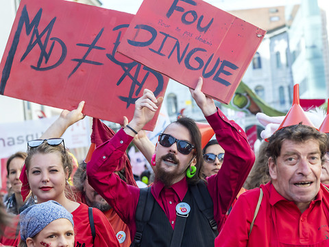 La Mad Pride défile pour déstigmatiser les maladies psychiques