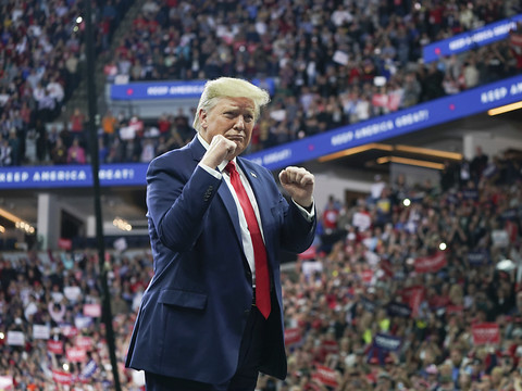 Agressif, déchaîné, Donald Trump replonge en campagne