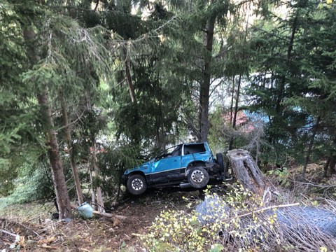 Un automobiliste valaisan de 19 ans se tue sur une route d'alpage