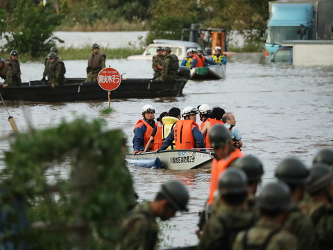 Typhon Hagibis: au moins 35 morts au Japon, 110'000 secouristes