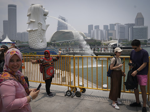 Singapour évite la récession et assouplit sa politique monétaire